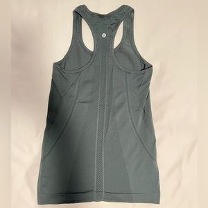Lululemon Swiftly Tech Racerback size 4